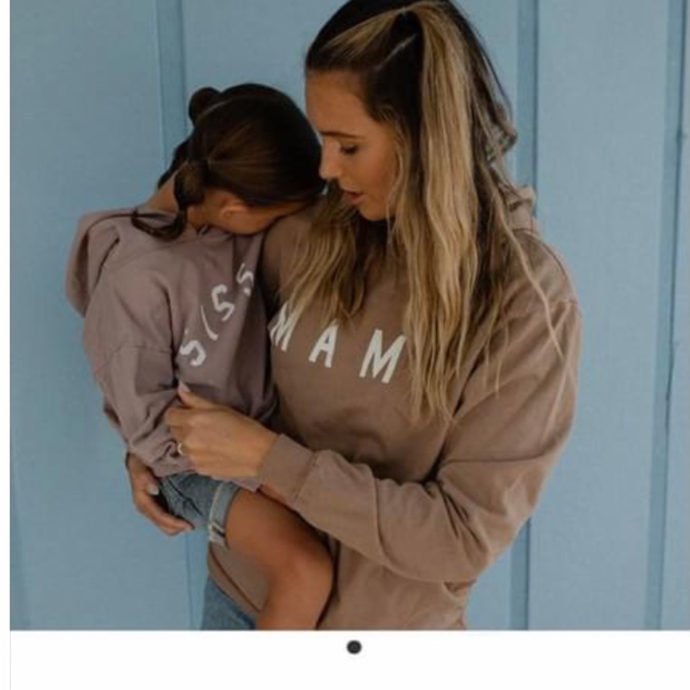 Ford & Wyatt Mama hoodie with pockets size M